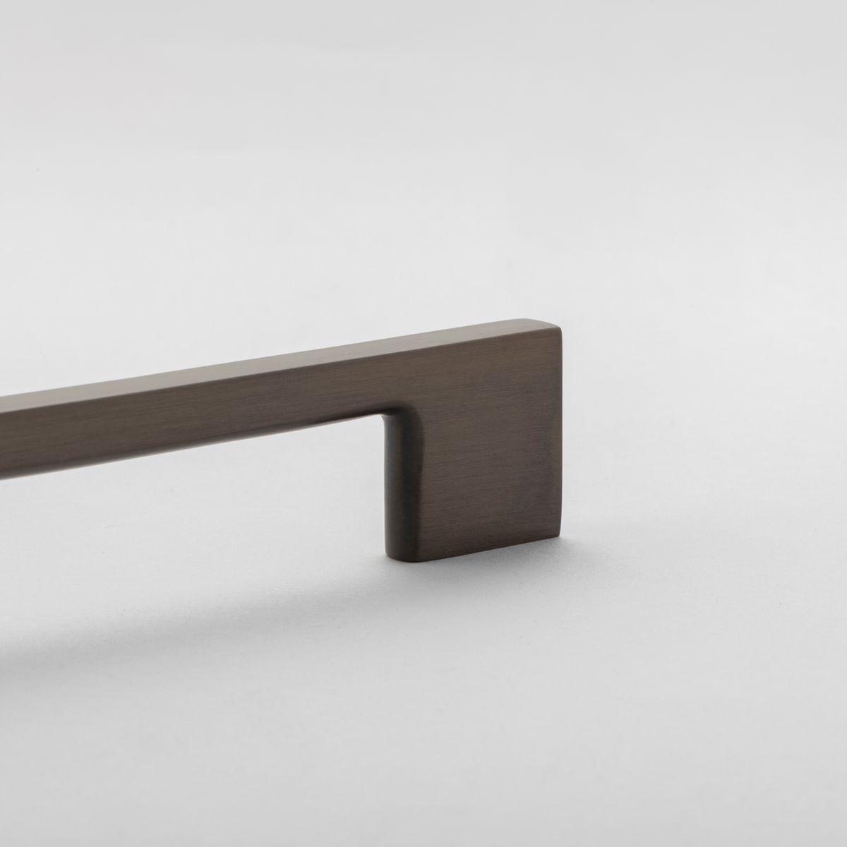 0520 - Cali Cabinet Pull - 160mm - Signature Brass