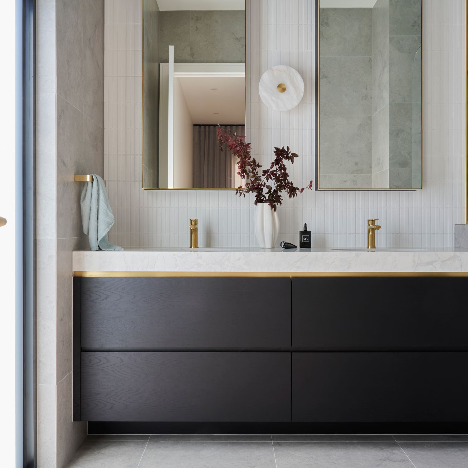 16400 - Helsinki Lever - Oval Backplate - Brushed Gold PVD - Passage