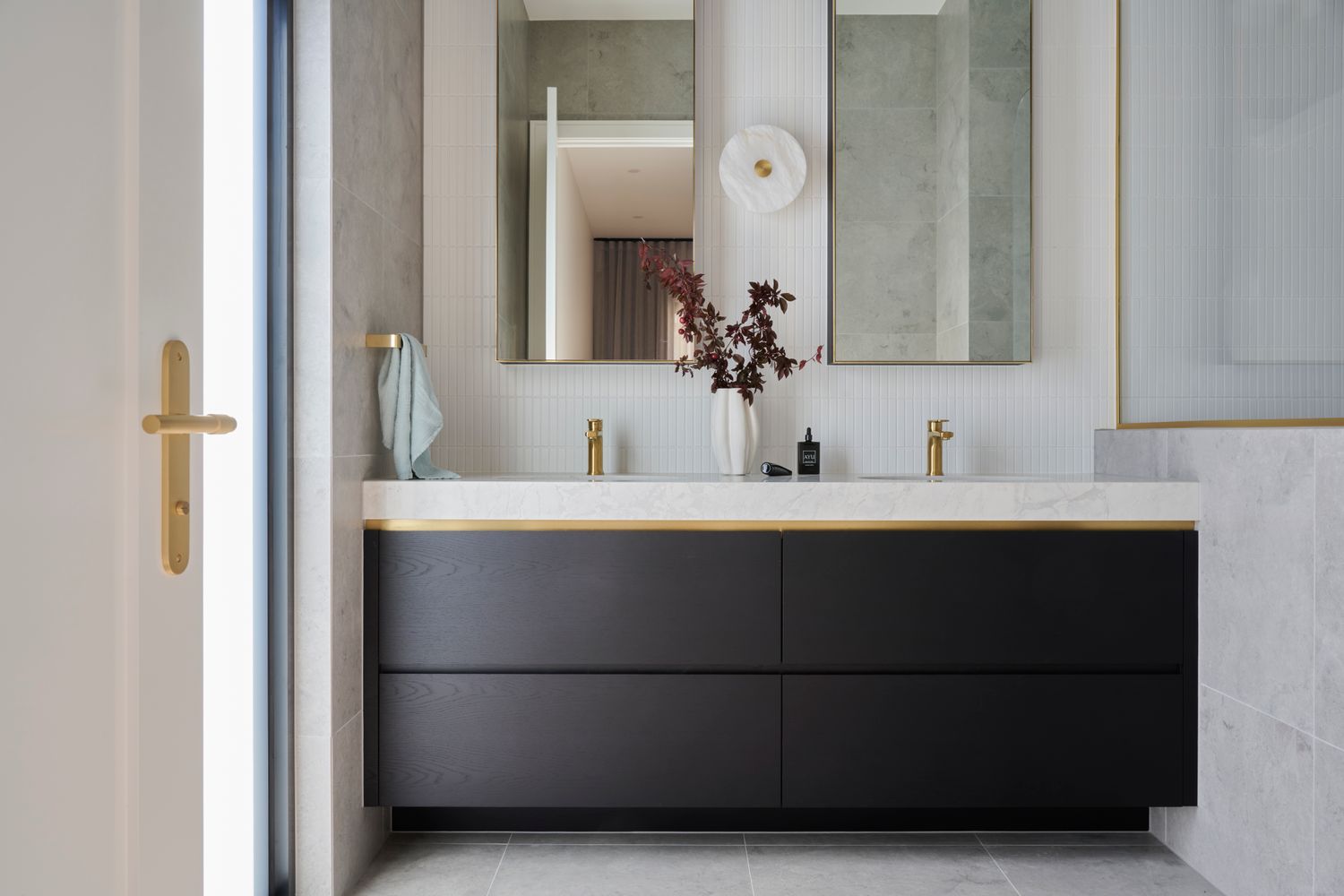 16400 - Helsinki Lever - Oval Backplate - Brushed Gold PVD - Passage