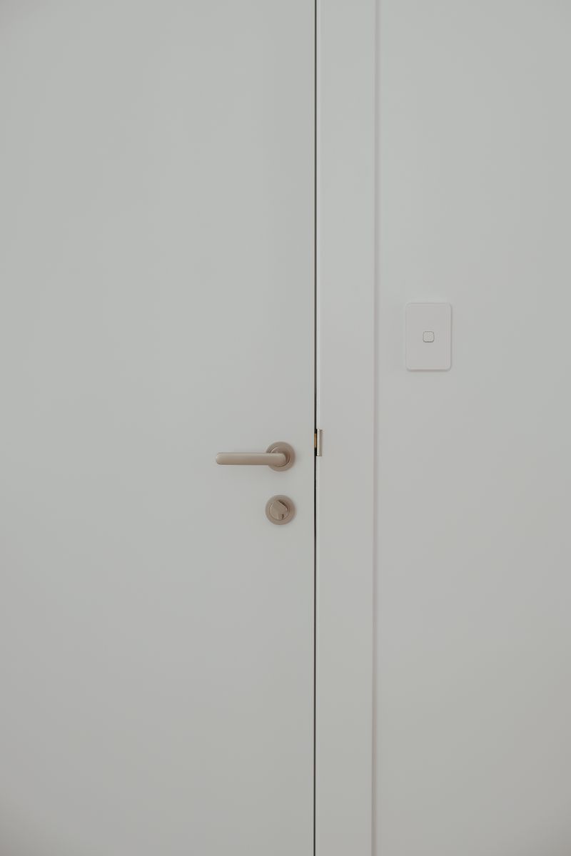 20779 - Osaka Lever - Round Rose - Satin Nickel - Passage