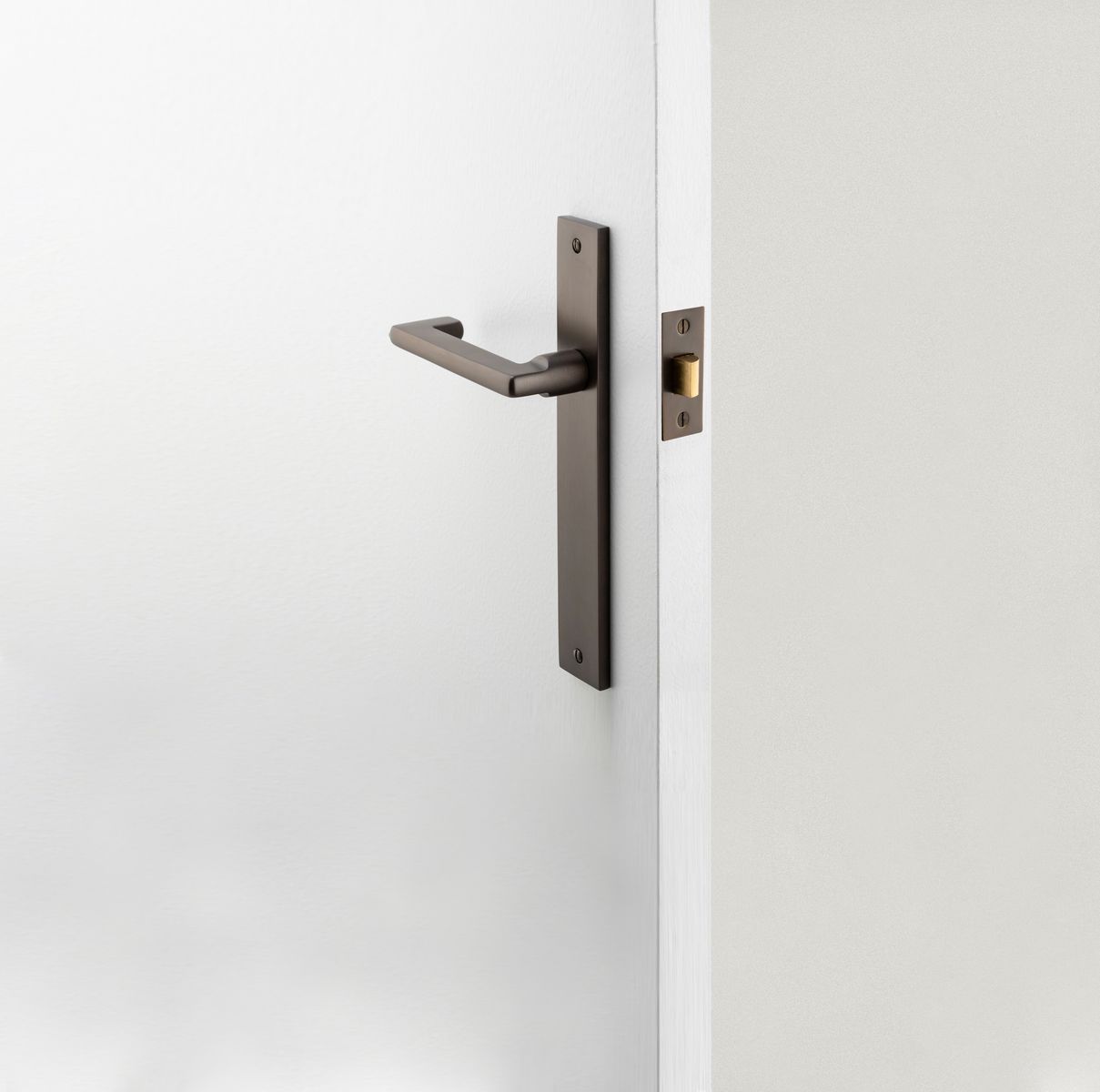 10848 - Baltimore Return Lever - Rectangular Backplate - Signature Brass - Passage