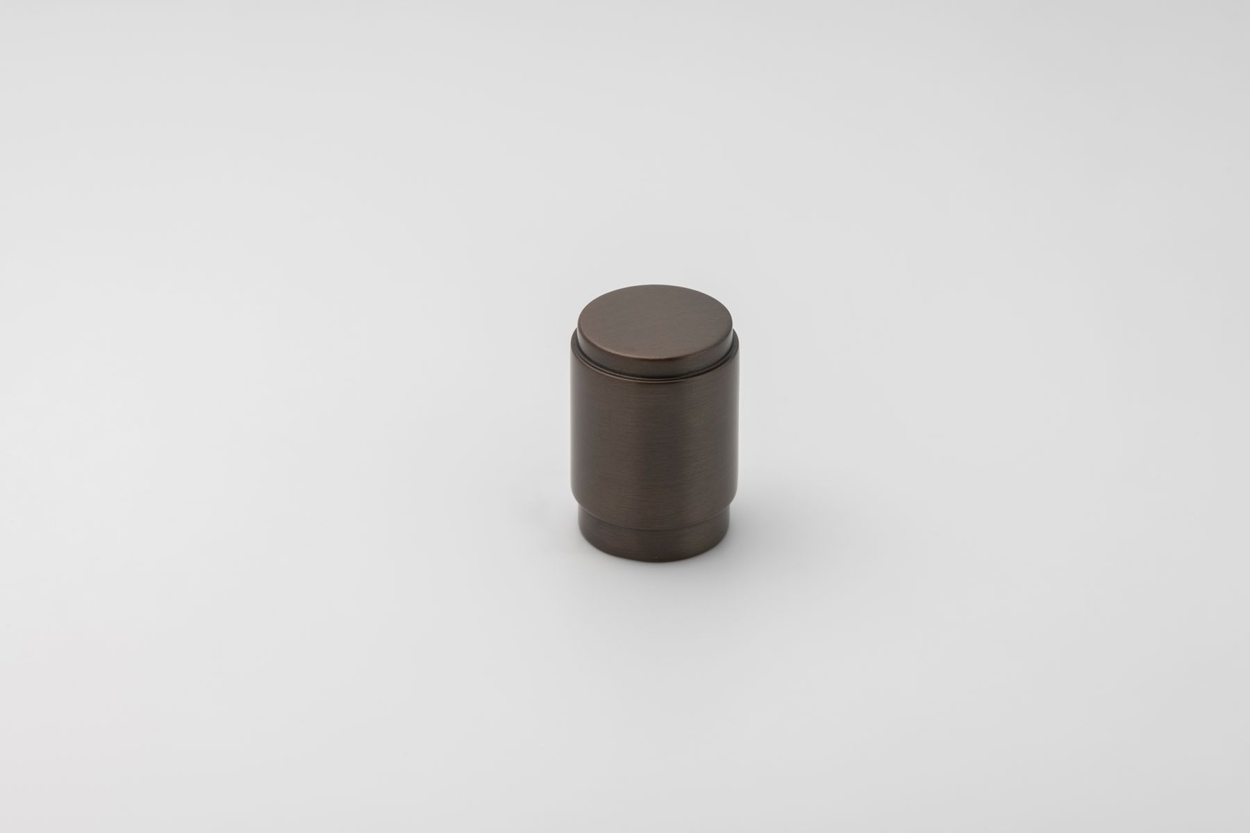 0592 - Berlin Cupboard Knob P28xD20mm - Signature Brass