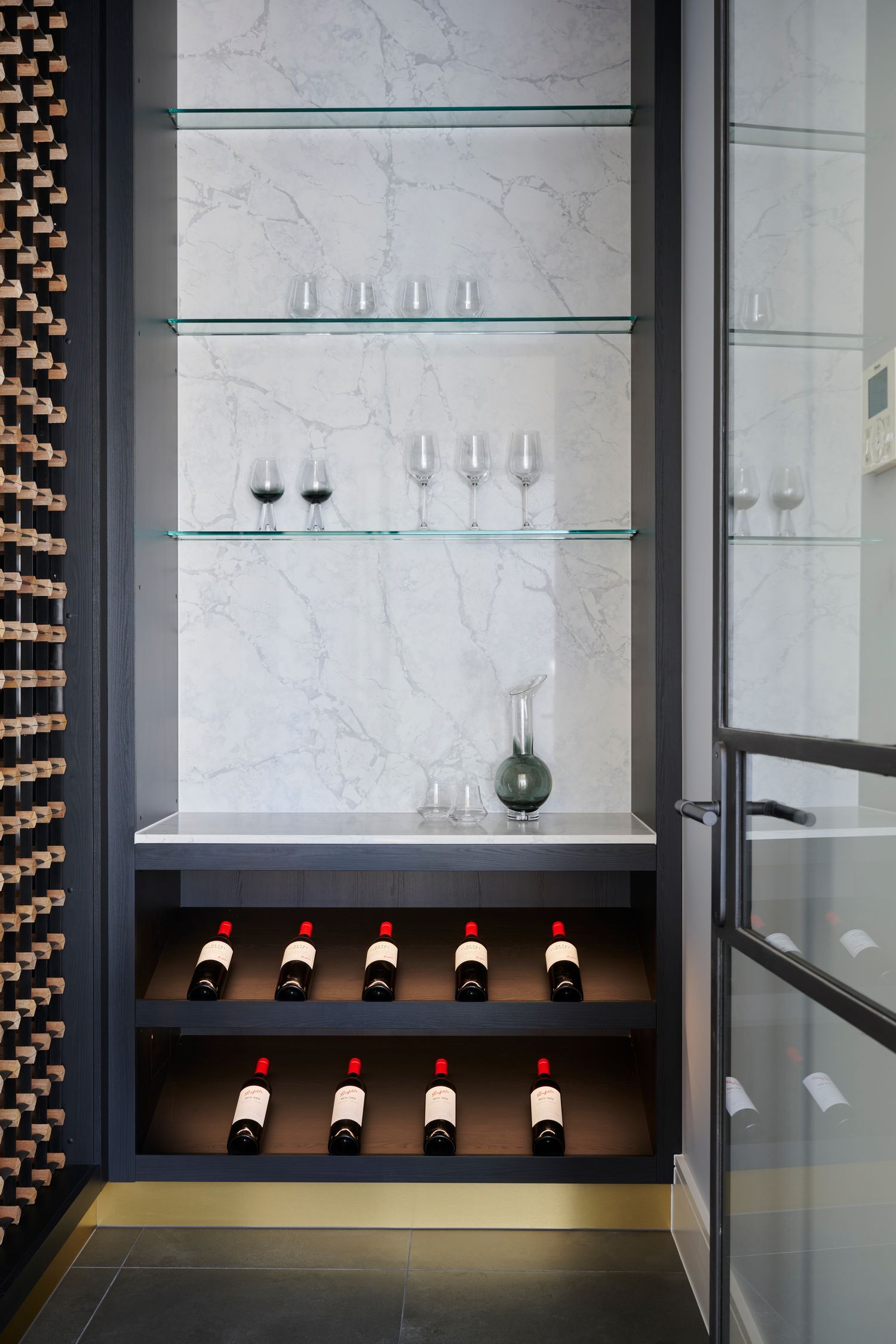 16400 - Helsinki Lever - Oval Backplate - Brushed Gold PVD - Passage