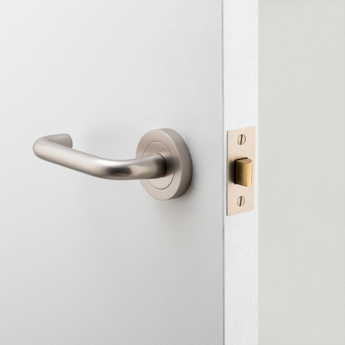 20359 - Oslo Lever - Round Rose - Satin Nickel - Passage