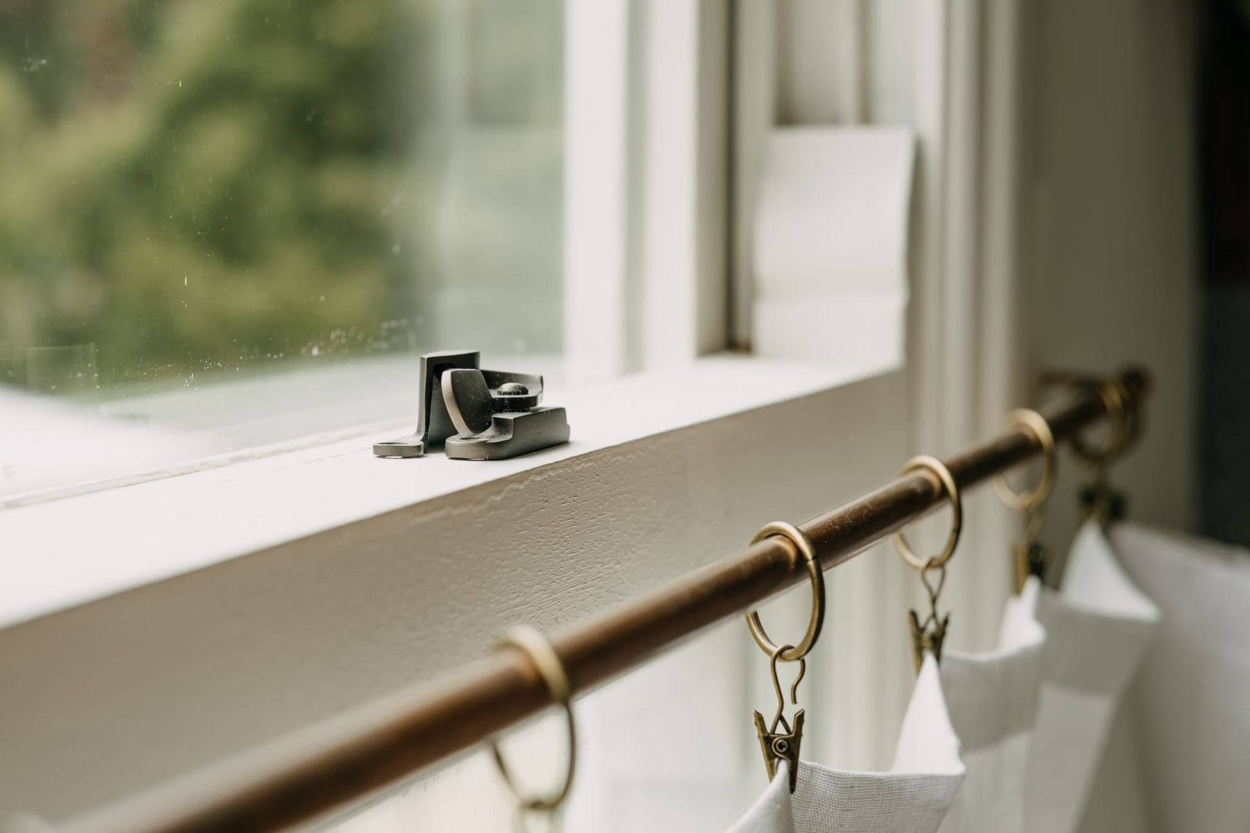 Narrow Sash Fastener