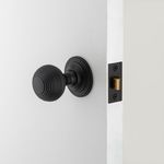 0223 - Guildford Knob - Round Rose - Matt Black - Passage