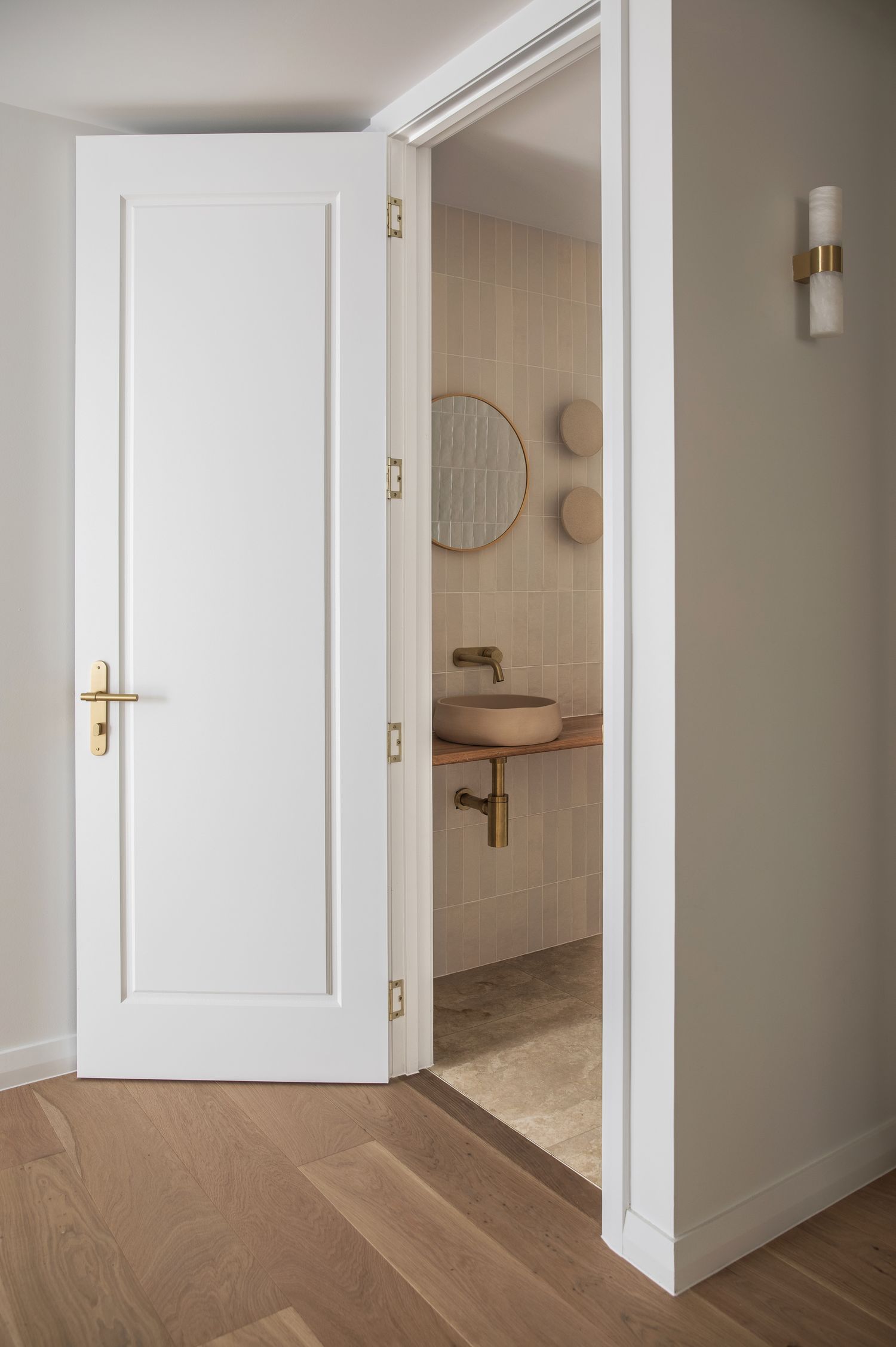 16400 - Helsinki Lever - Oval Backplate - Brushed Gold PVD - Passage