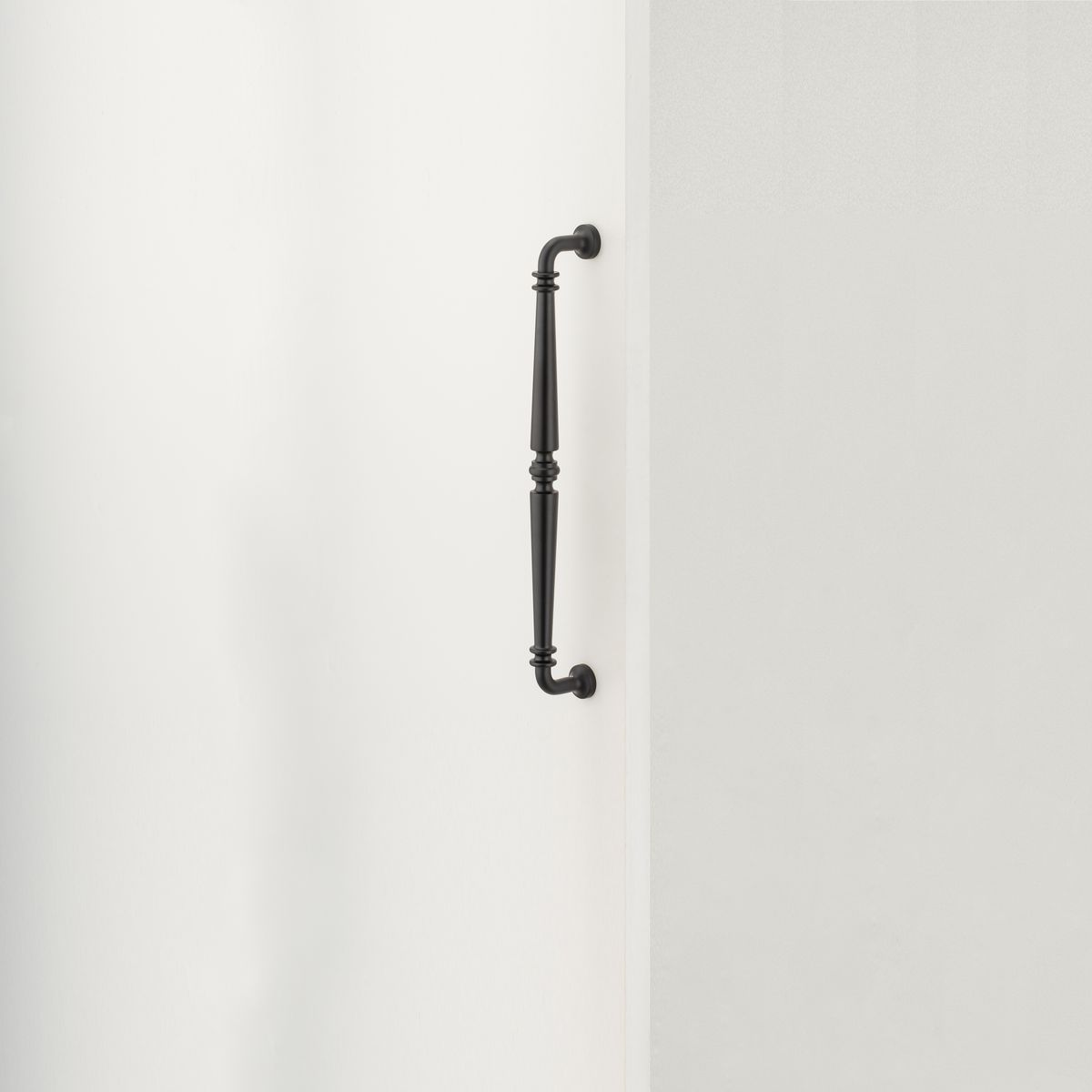 9383 - Sarlat Pull Handle - 450mm - Matt Black