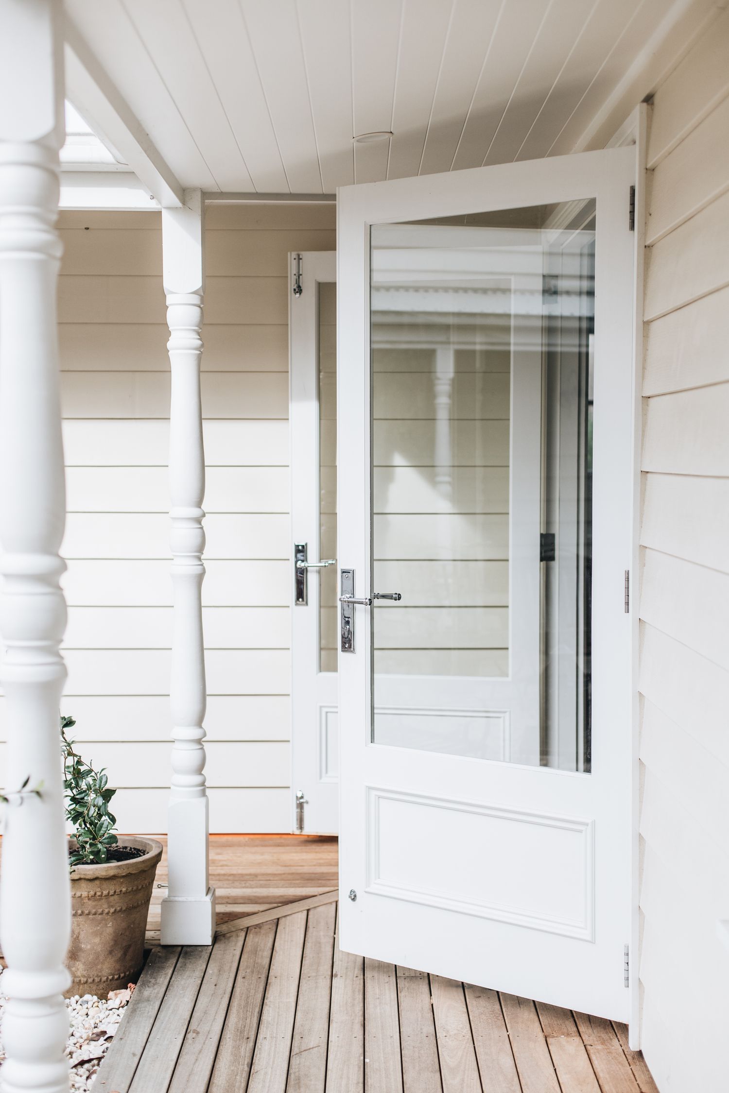 14242 - Verona Lever - Stepped Backplate - Polished Nickel - Passage