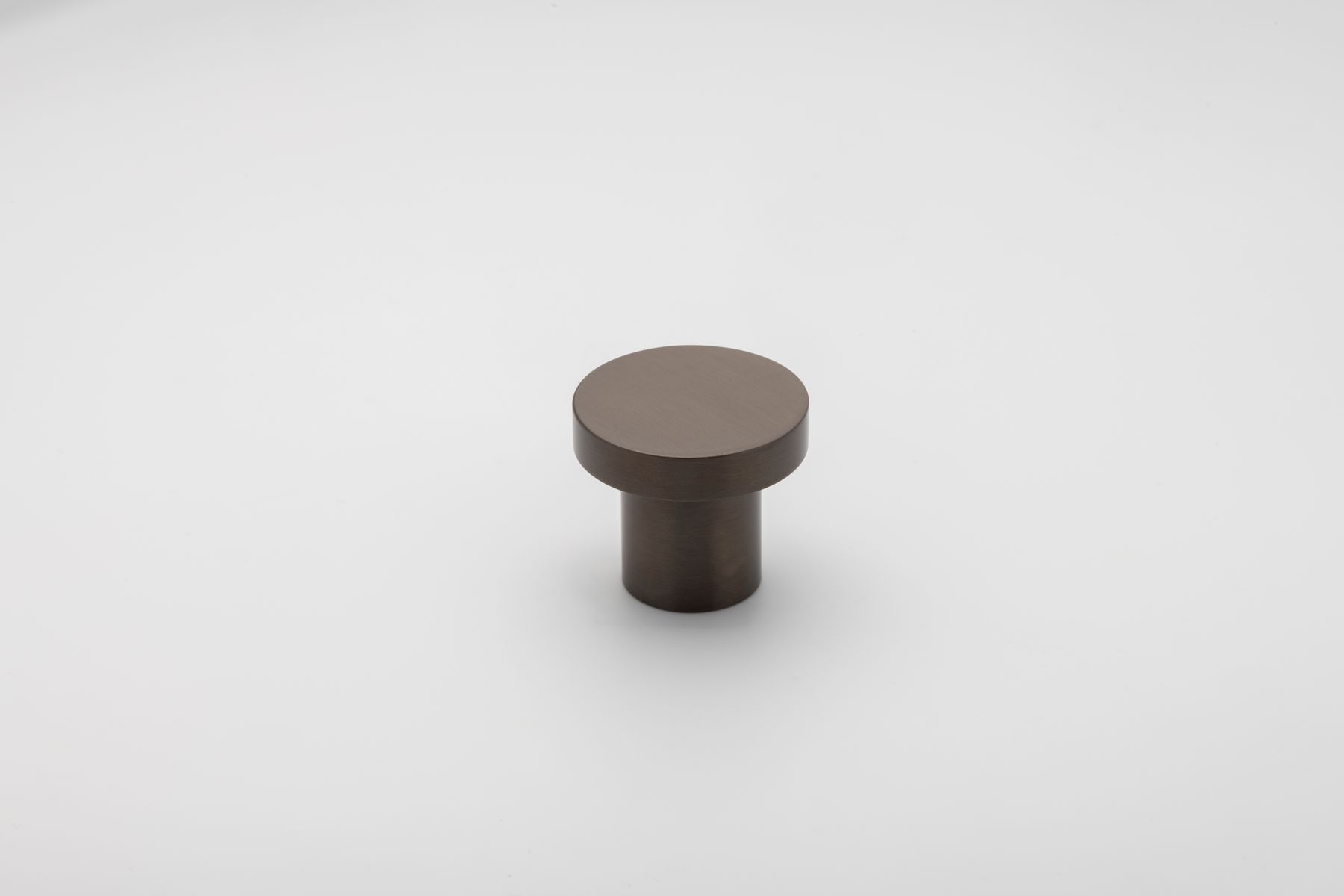 0494 - Osaka Cupboard Knob P28xD32mm - Signature Brass