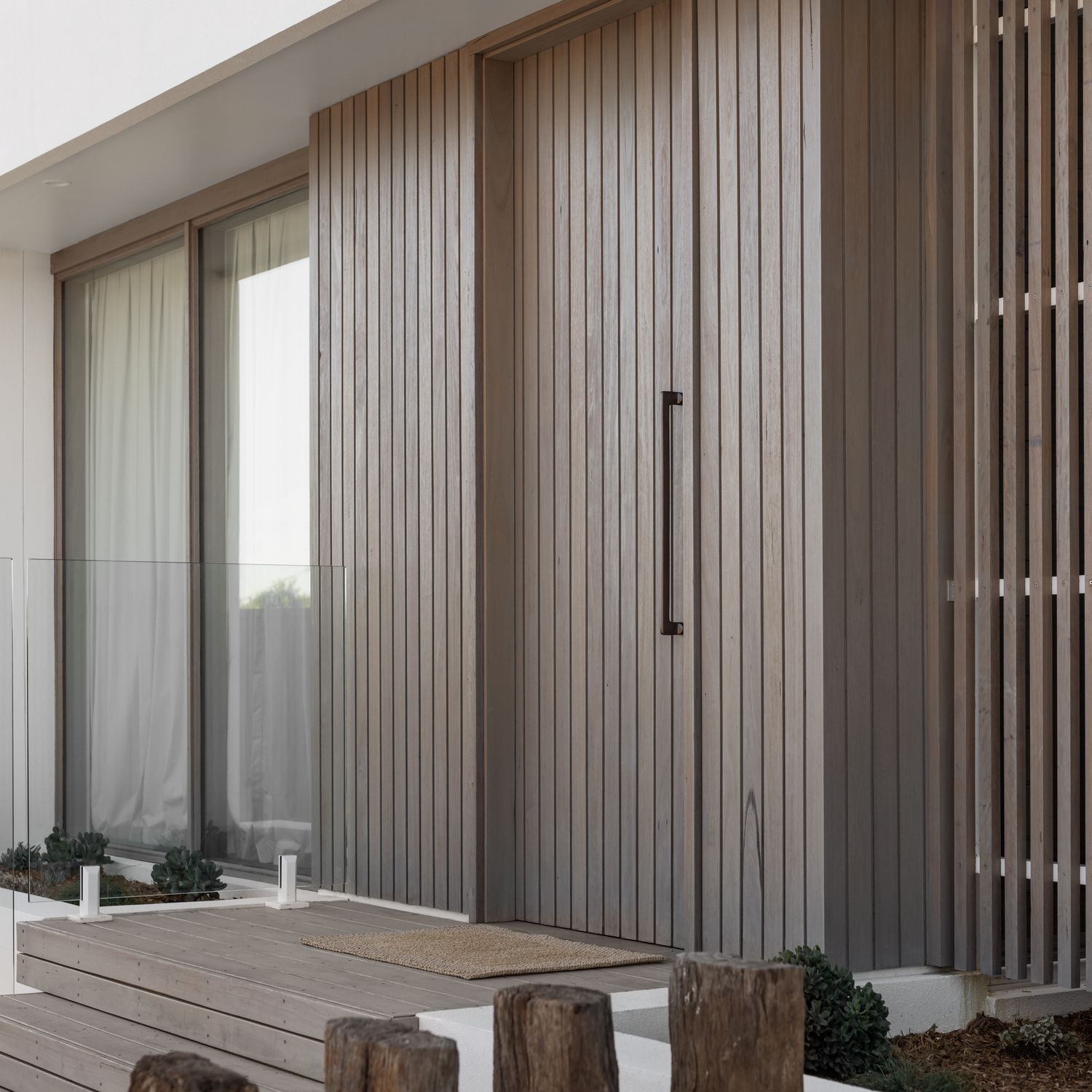 21301 - Baltimore Pull Handle - 600mm - Signature Brass