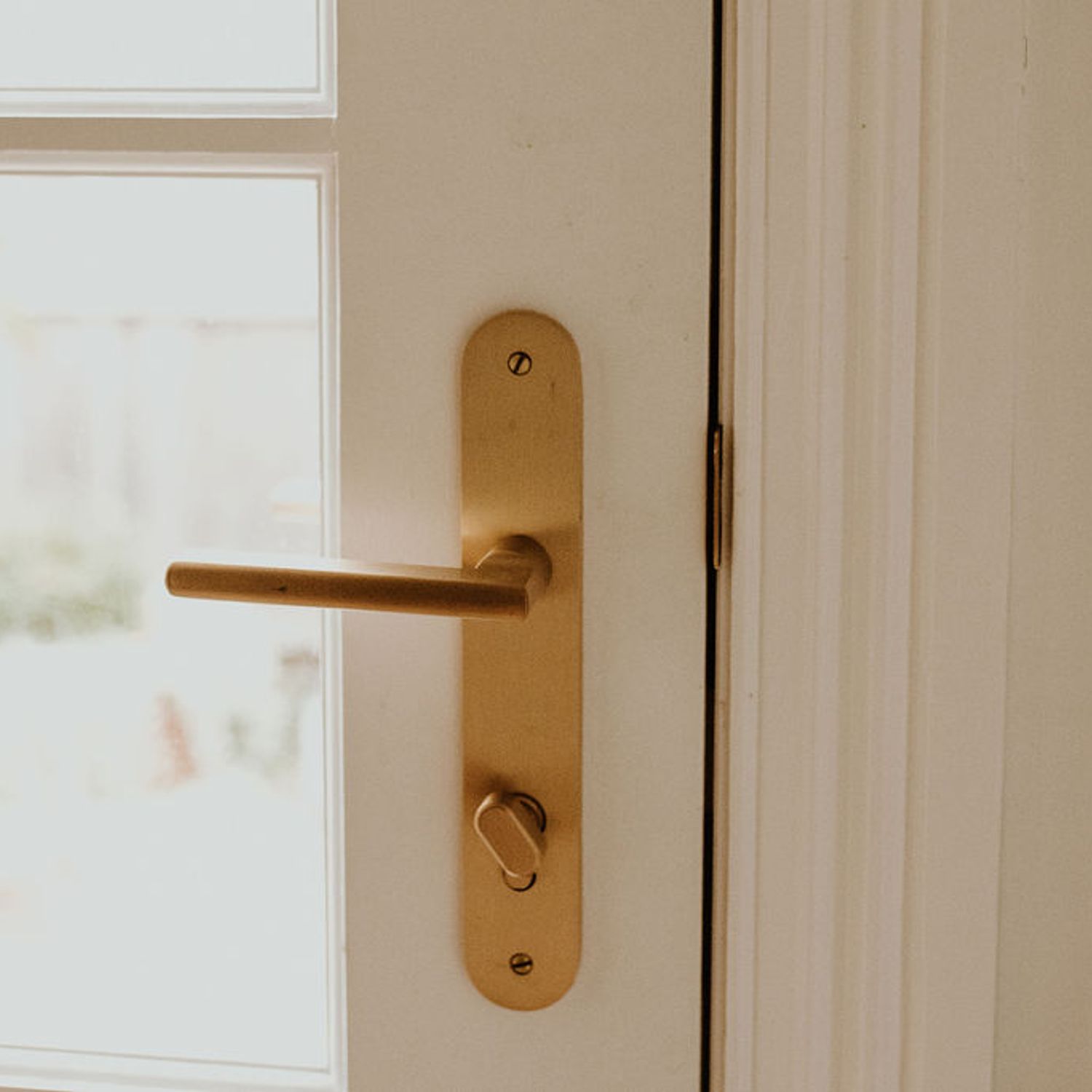 16326 - Baltimore Lever - Oval Backplate - Brushed Gold PVD - Passage