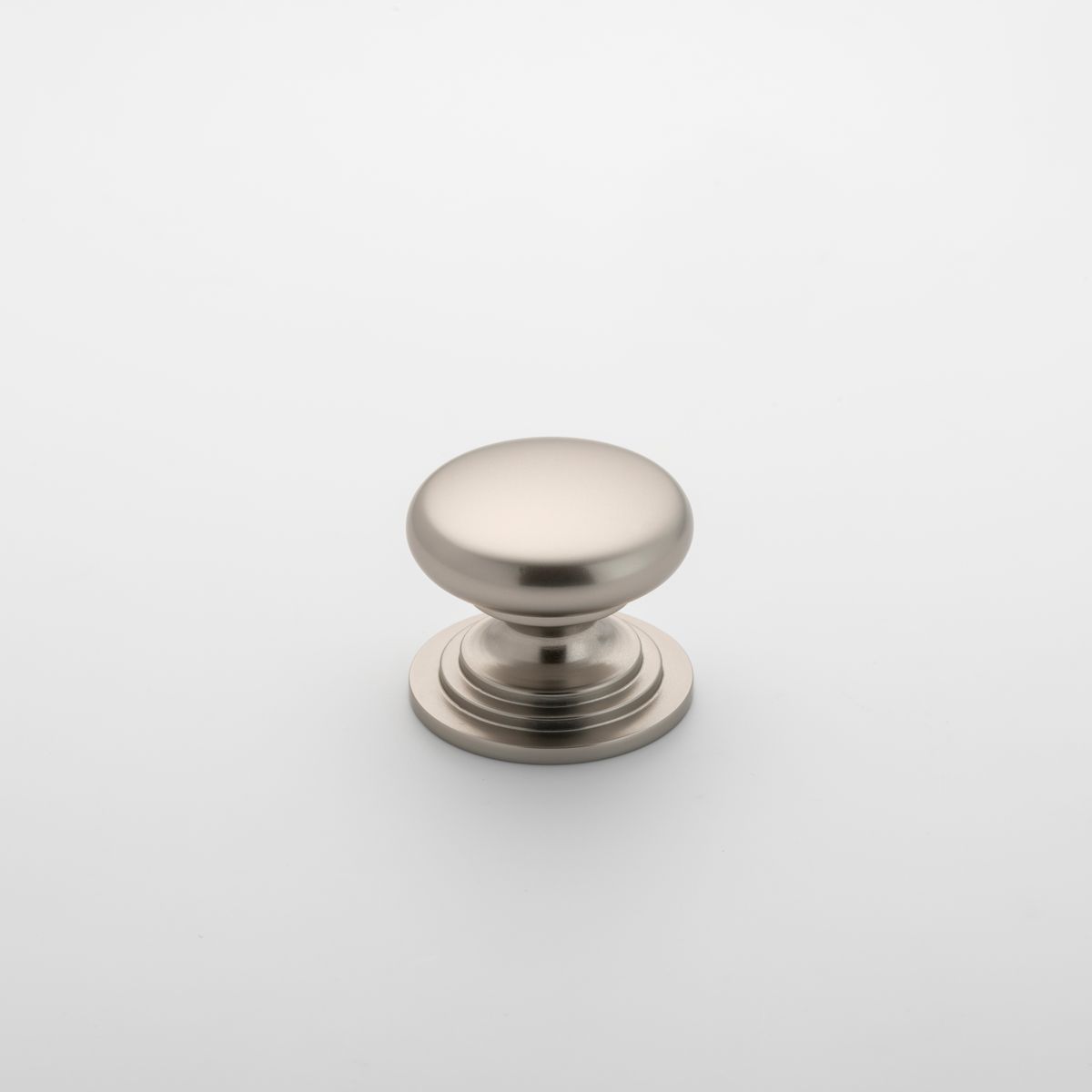 0576 - Sarlat Cupboard Knob - P27xD32mm - Satin Nickel