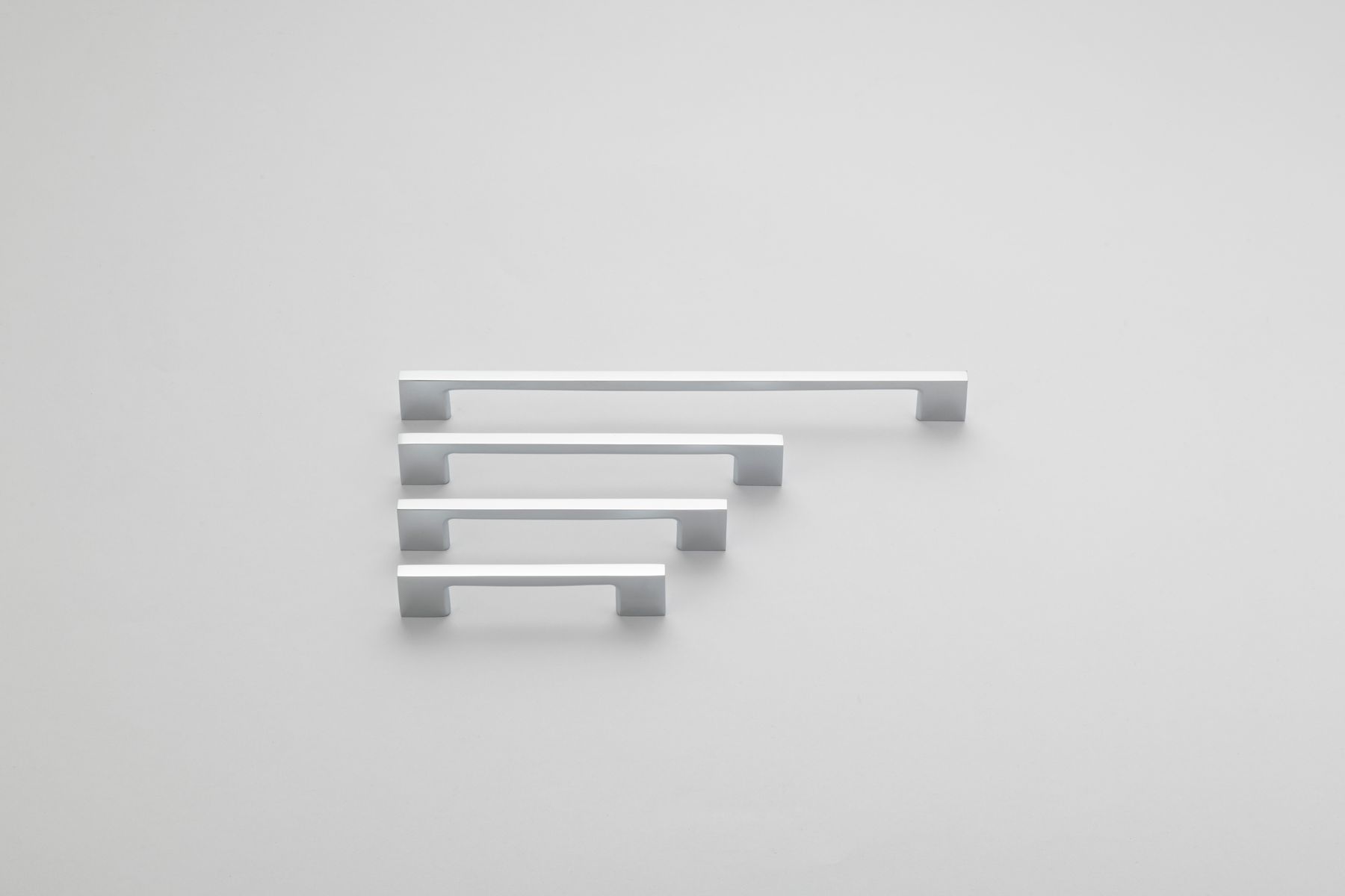 0532 - Cali Cabinet Pull - 160mm - Polished Chrome