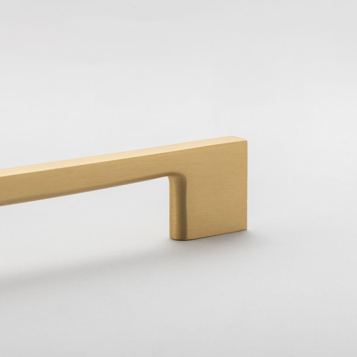 0556 - Cali Cabinet Pull - 160mm - Brushed Brass