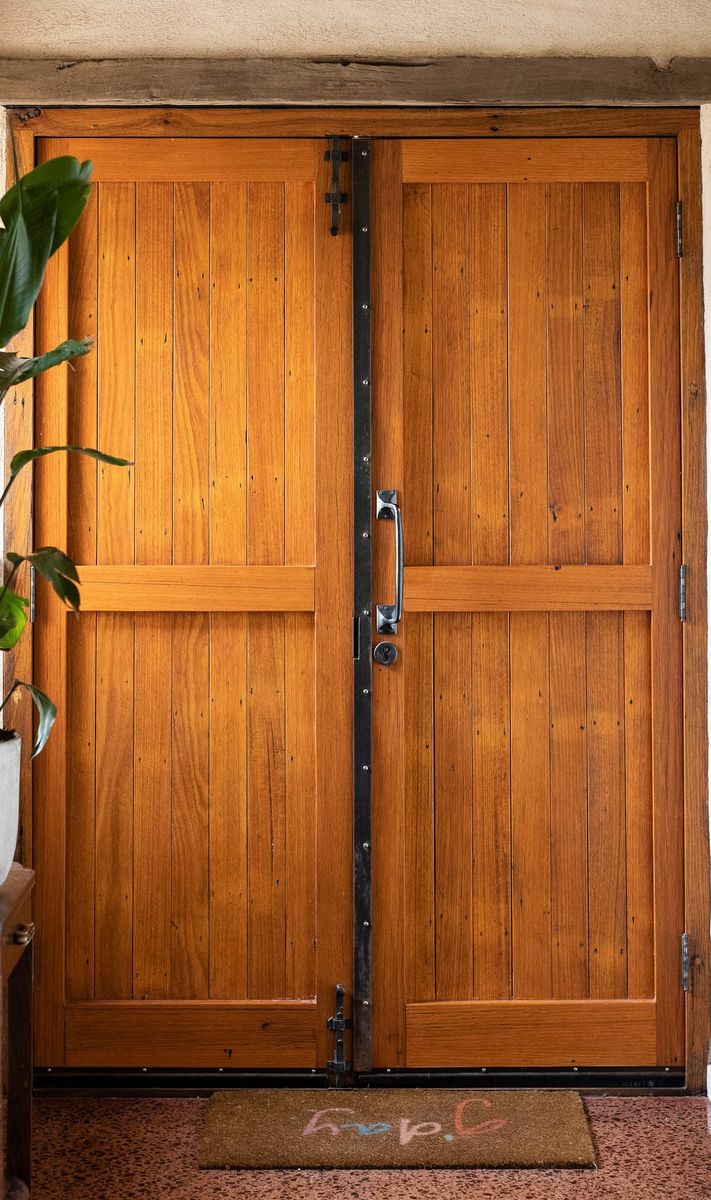 Offset Classic Pull Handle - H305xW42xP60mm