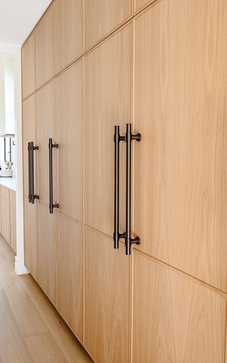 20702 - Helsinki Pull Handle - 450mm - Signature Brass - Entrance