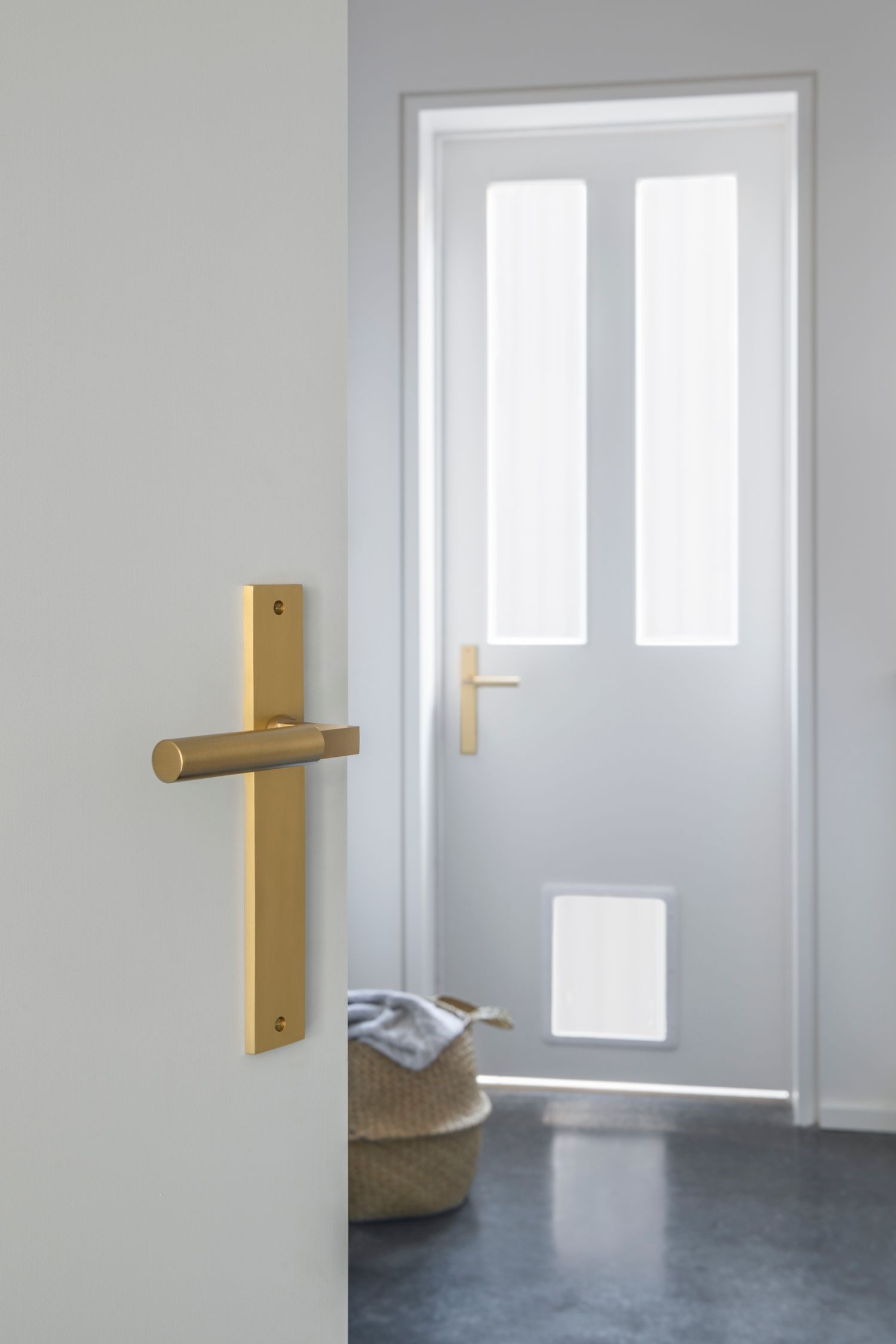 15250E85 - Berlin Lever - Rectangular Backplate - Brushed Brass - Entrance