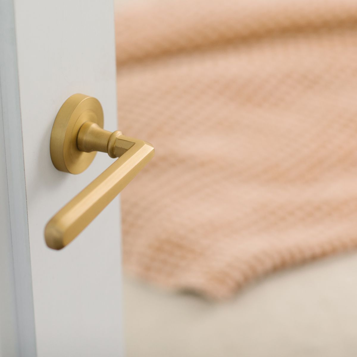20806 - Copenhagen Lever - Round Rose - Brushed Brass - Passage