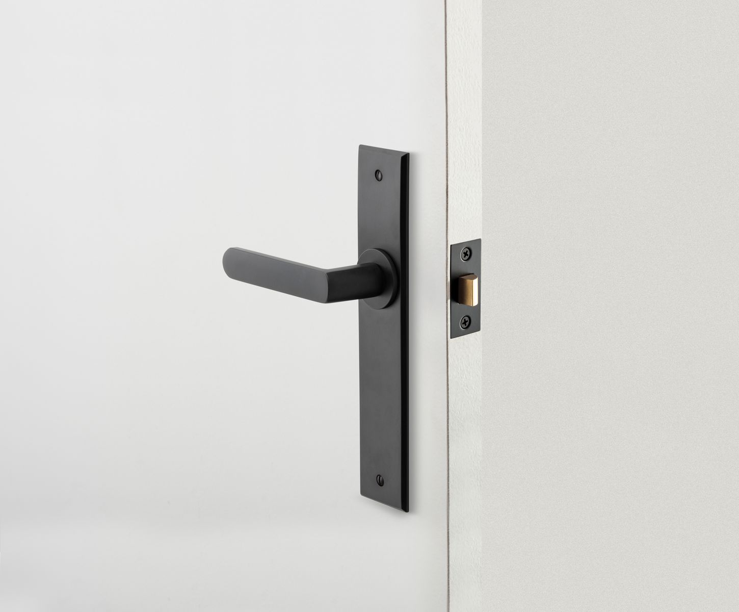 12868 - Osaka Lever - Chamfered Backplate - Matt Black - Passage