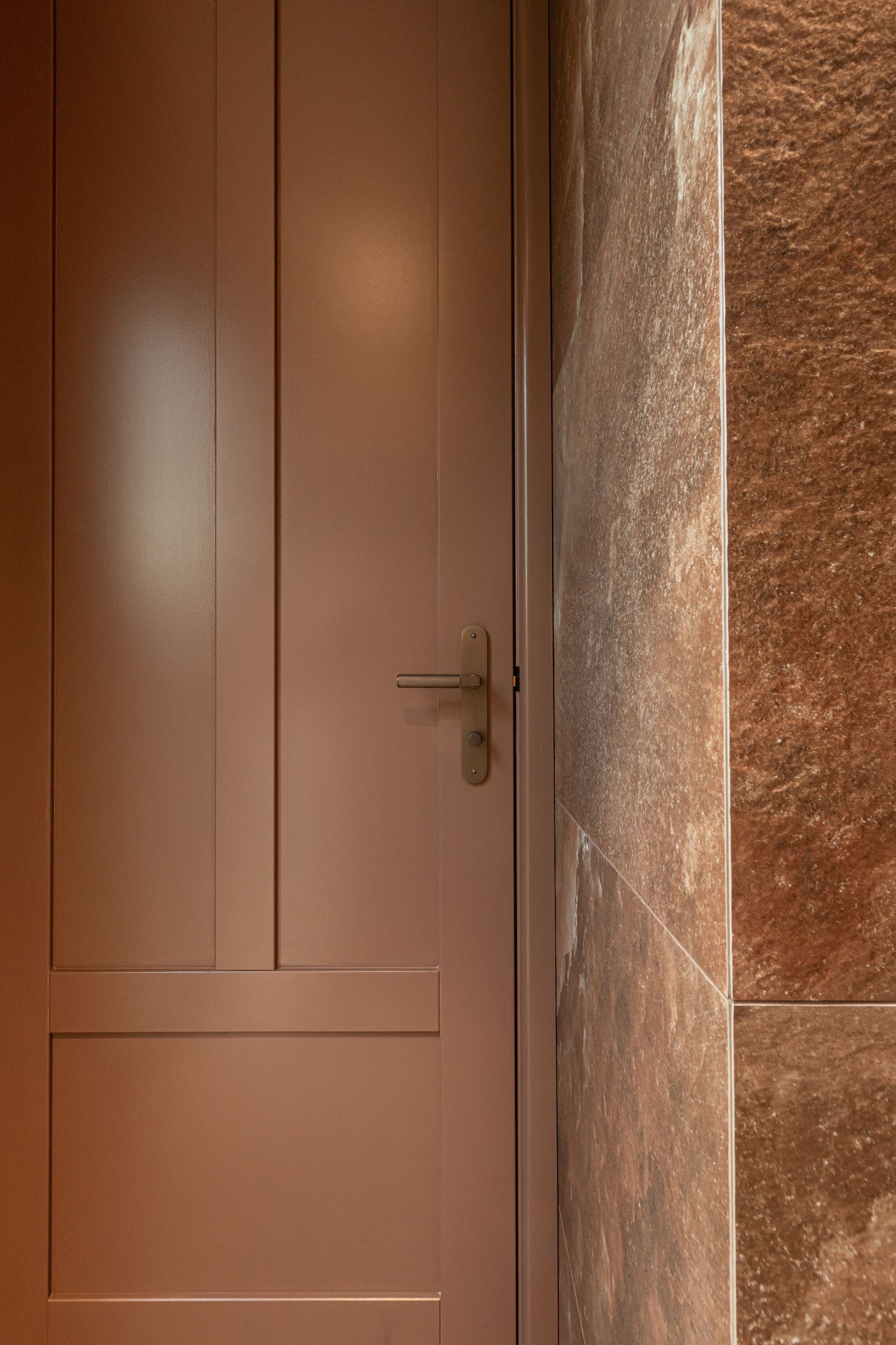 16268E85 - Brunswick Lever - Oval Backplate - Brushed Gold PVD - Entrance