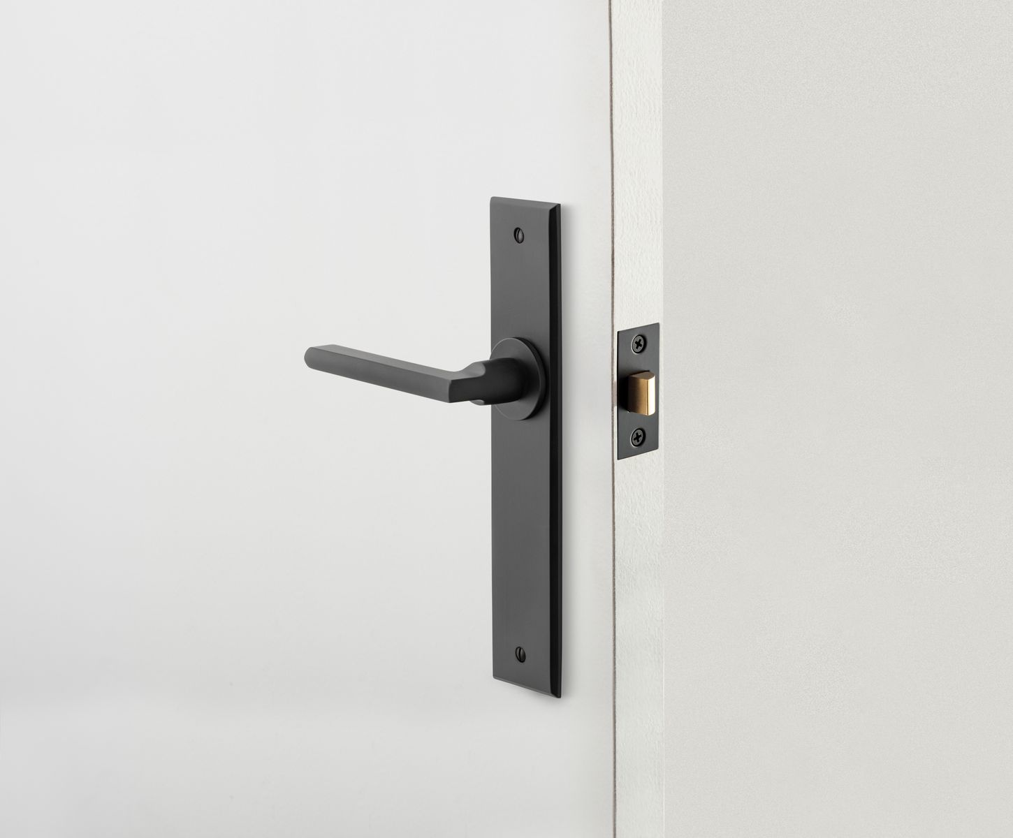12782 - Baltimore Lever - Chamfered Backplate - Matt Black - Passage
