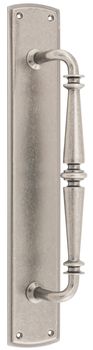 Sarlat Pull Handle on Backplate