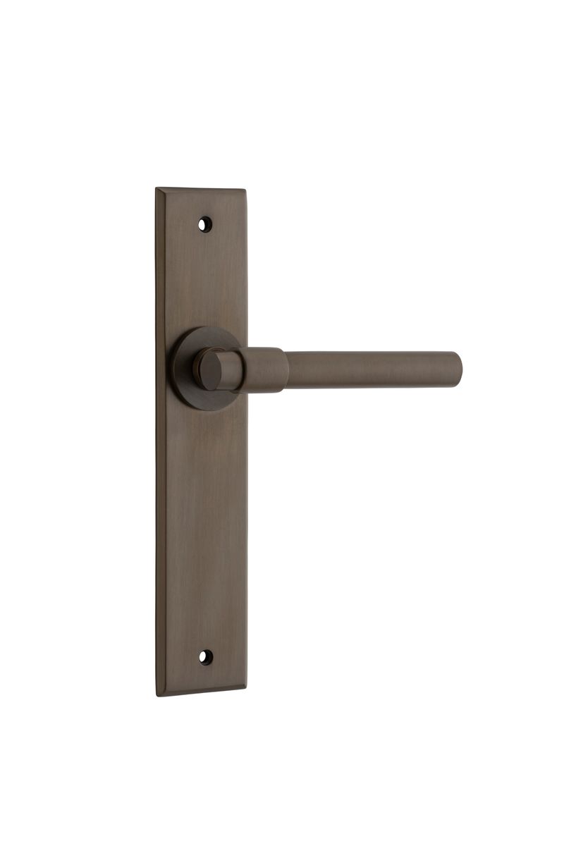 10904 - Helsinki Lever - Chamfered Backplate - Signature Brass - Passage