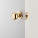 0200 - Cambridge Knob - Round Rose - Polished Brass - Passage