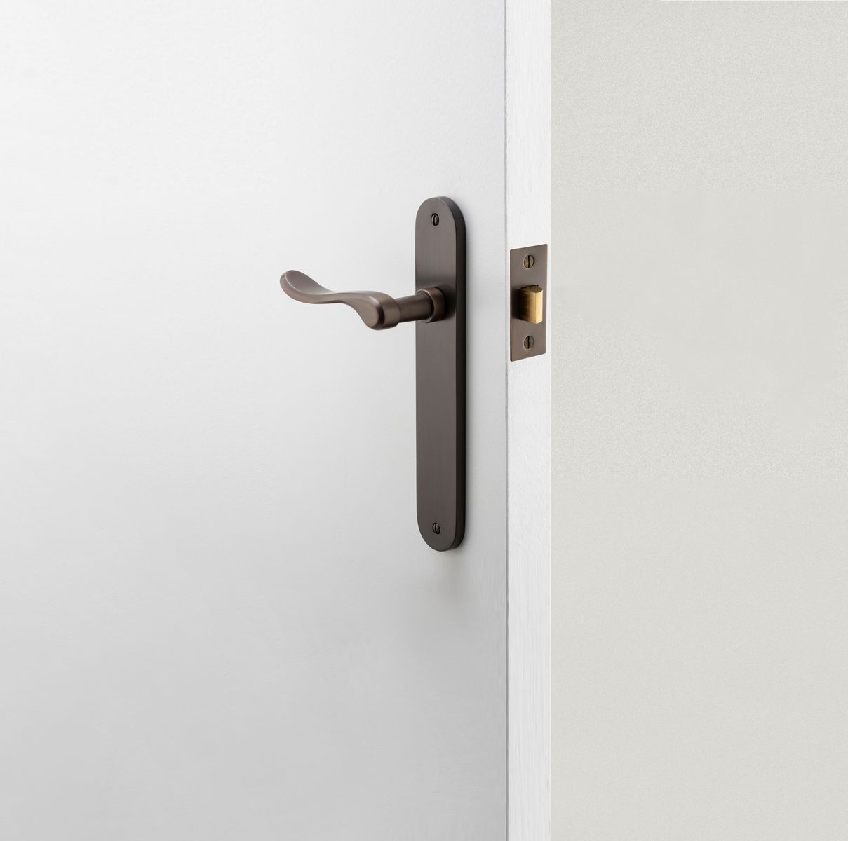 10924 - Stirling Lever - Oval Backplate - Signature Brass - Passage