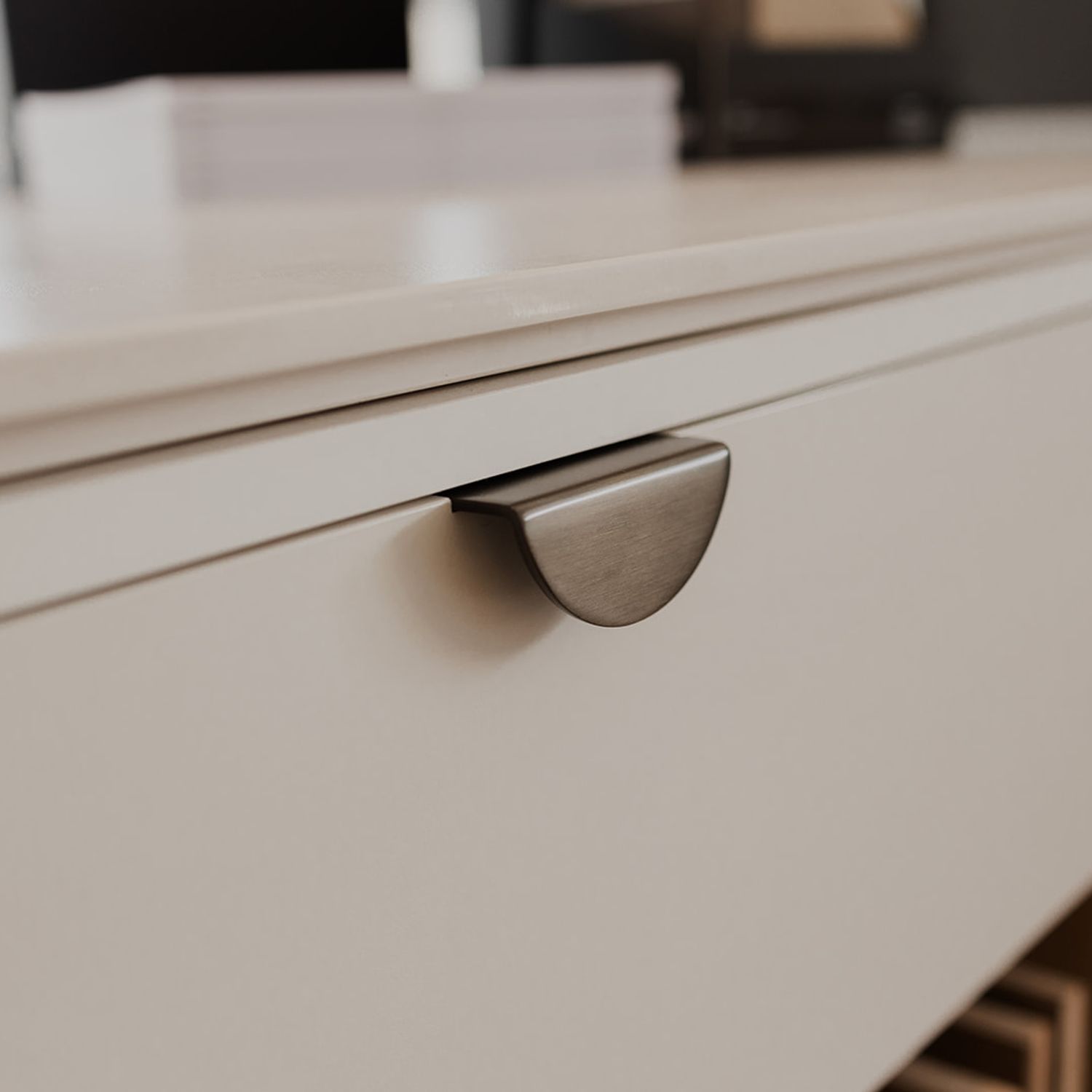 16920 - Osaka Lip Drawer Pull - Graphite PVD