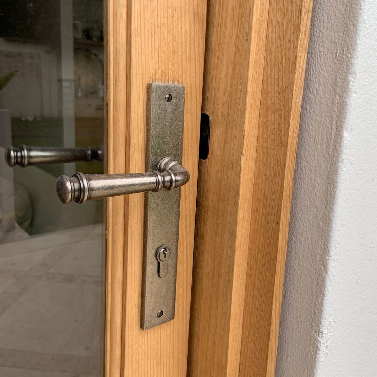 13706E85 - Verona Lever - Rectangular Backplate - Distressed Nickel - Entrance