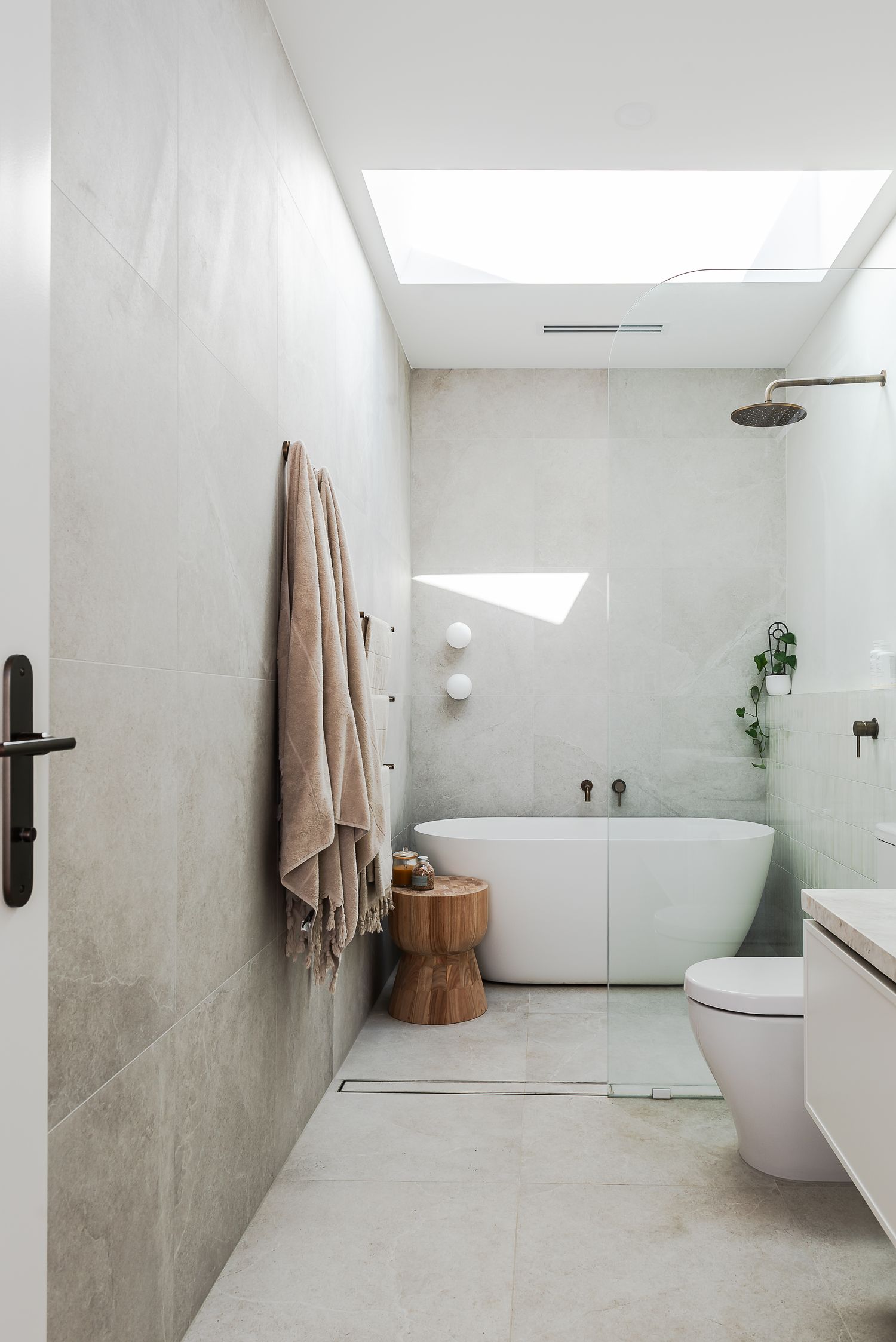 15226KPASS60 - Baltimore Lever - Oval Backplate Passage Kit - Brushed Brass - Passage