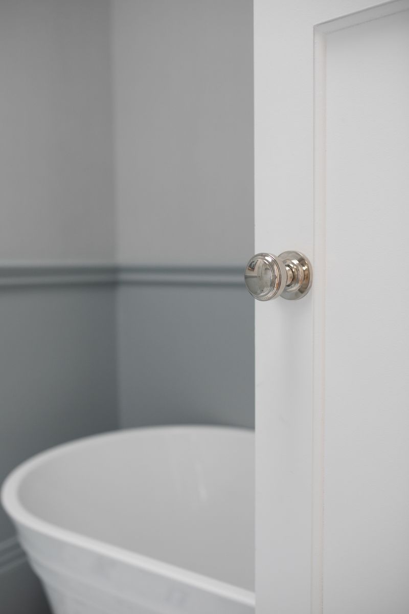 0218 - Paddington Knob - Round Rose - Polished Nickel - Passage