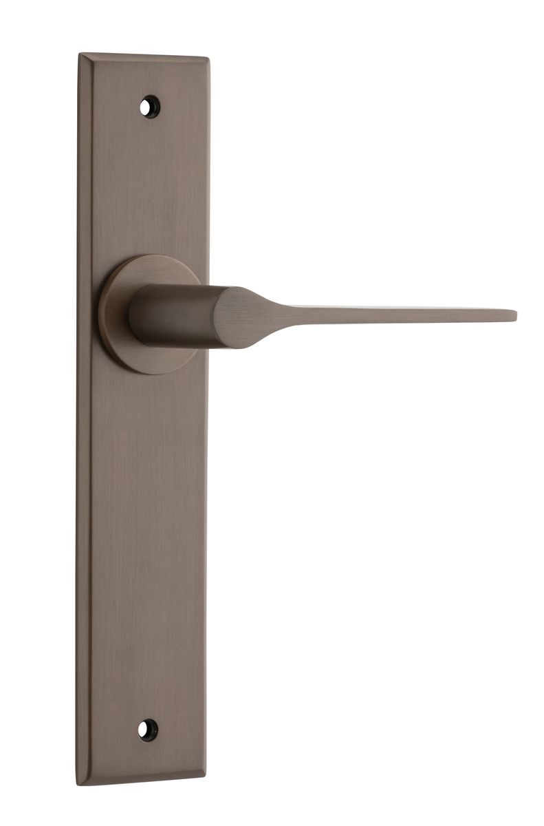 10758 - Como Lever - Chamfered Backplate - Signature Brass - Passage