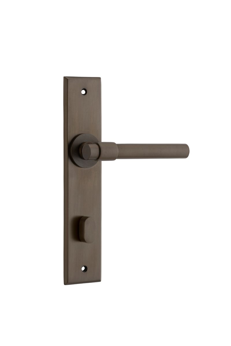 10904P85 - Helsinki Lever - Chamfered Backplate - Signature Brass - Privacy