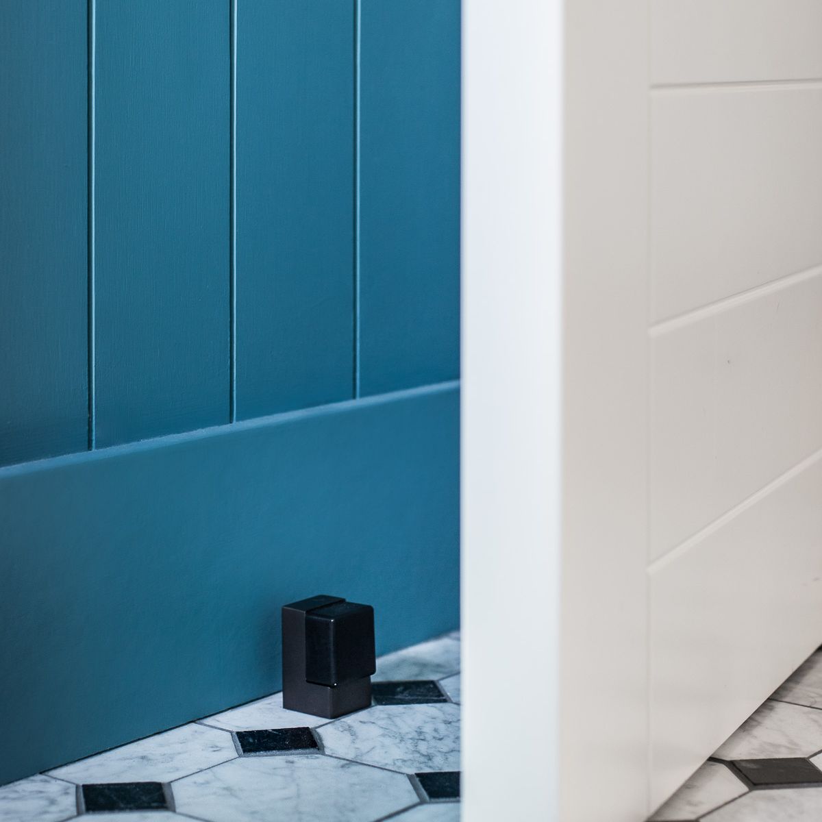 20823 - Square Door Stop - Matt Black