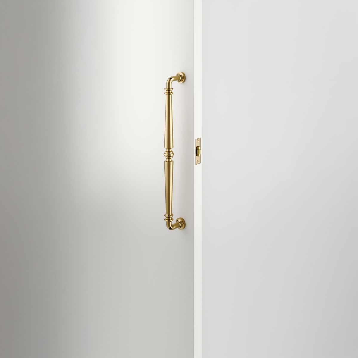 21852 - Roller Latch with Face Plate and Striker - Polished Brass