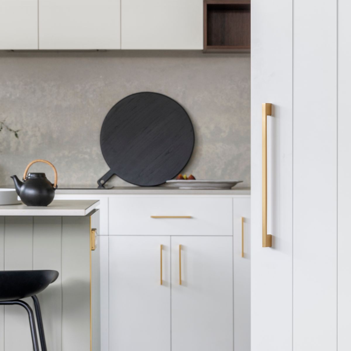 0556 - Cali Cabinet Pull - 160mm - Brushed Brass