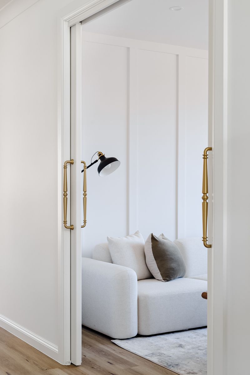 9363 - Sarlat Pull Handle - 450mm - Brushed Brass