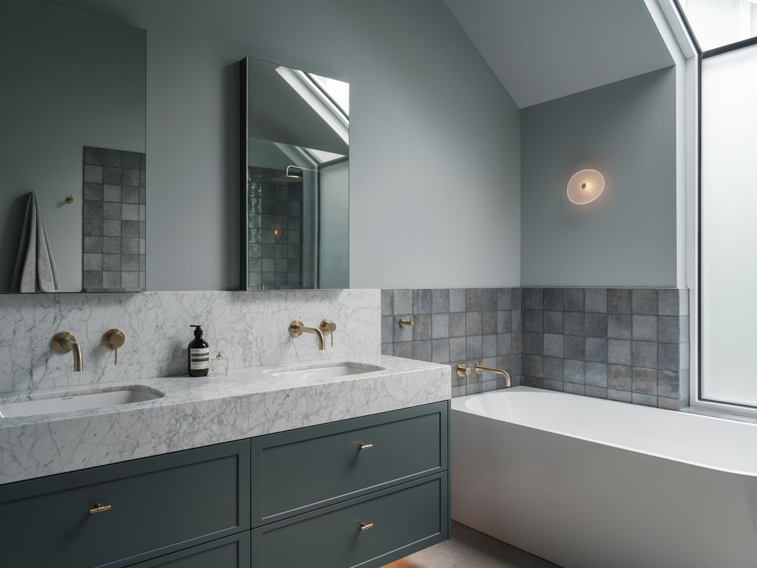 17153B - Helsinki Cabinet Pull with Backplate- CTC160mm - Brushed Gold PVD