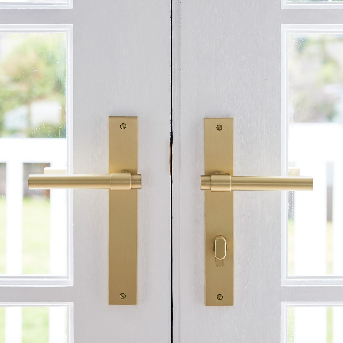 15396E85 - Helsinki Lever - Rectangular Backplate - Brushed Brass - Entrance