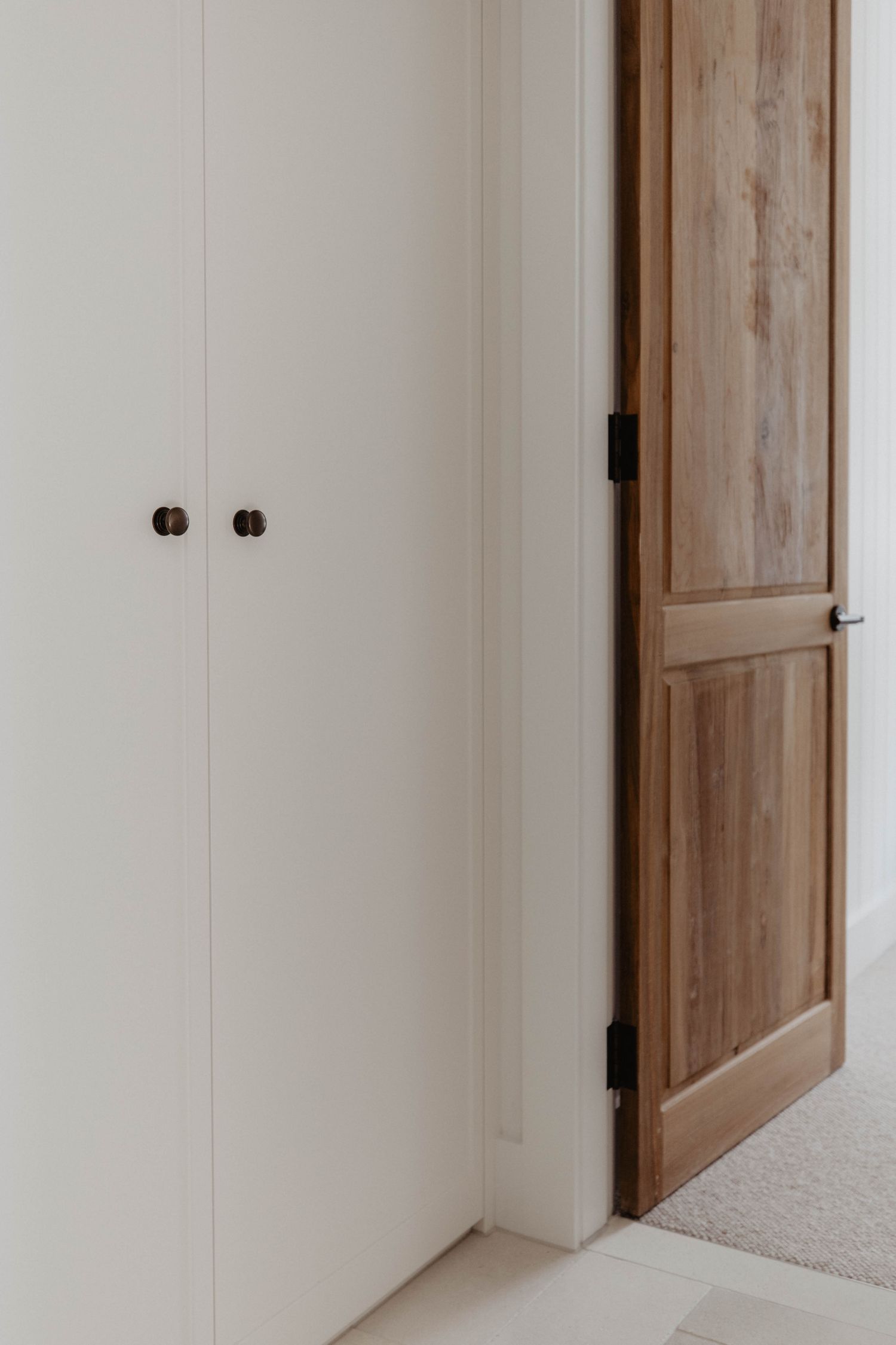 17117 - Sarlat Cupboard Knob – P27xD32mm - Brushed Gold PVD