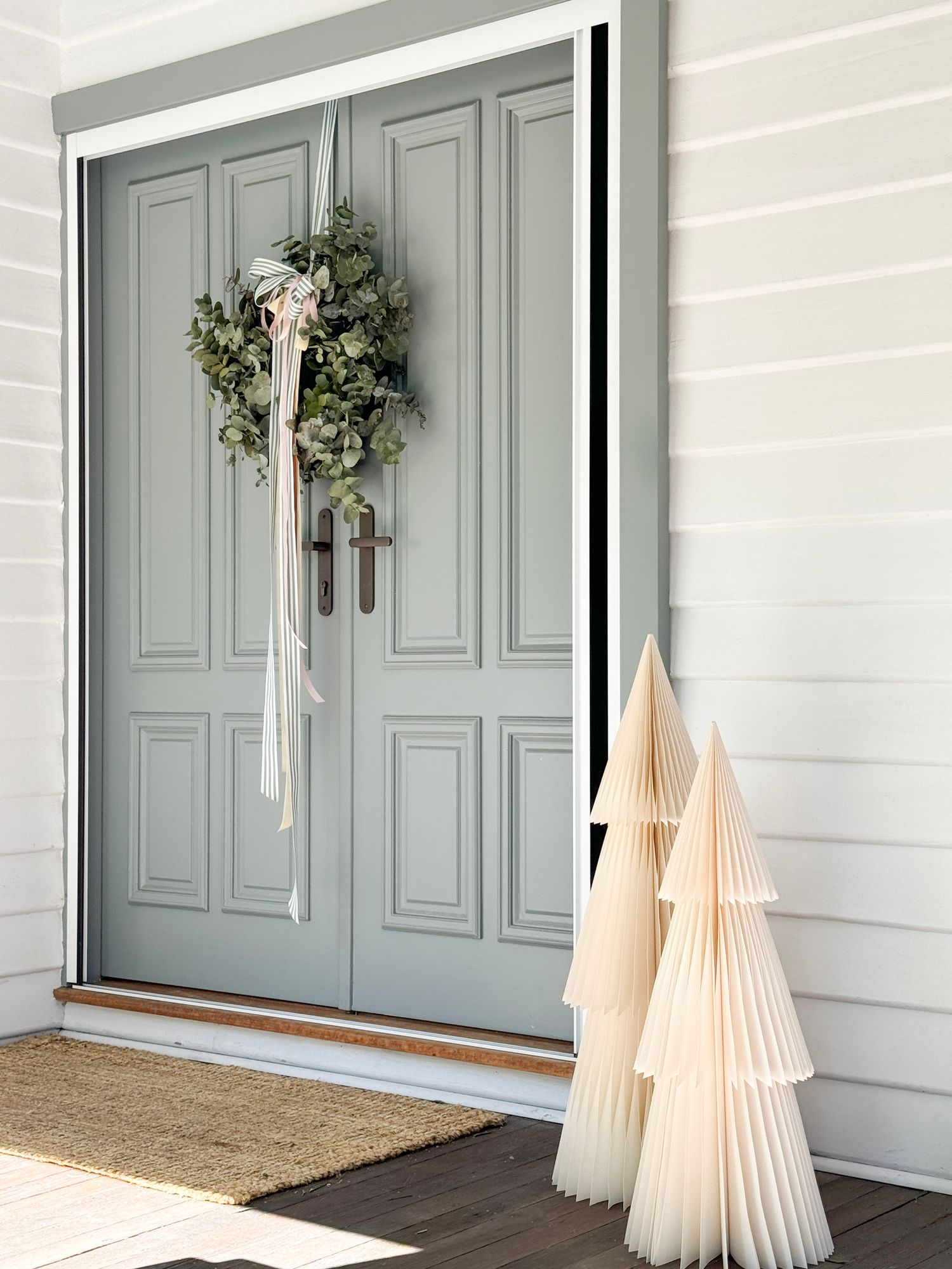 10864 - Osaka Lever - Oval Backplate - Signature Brass - Passage