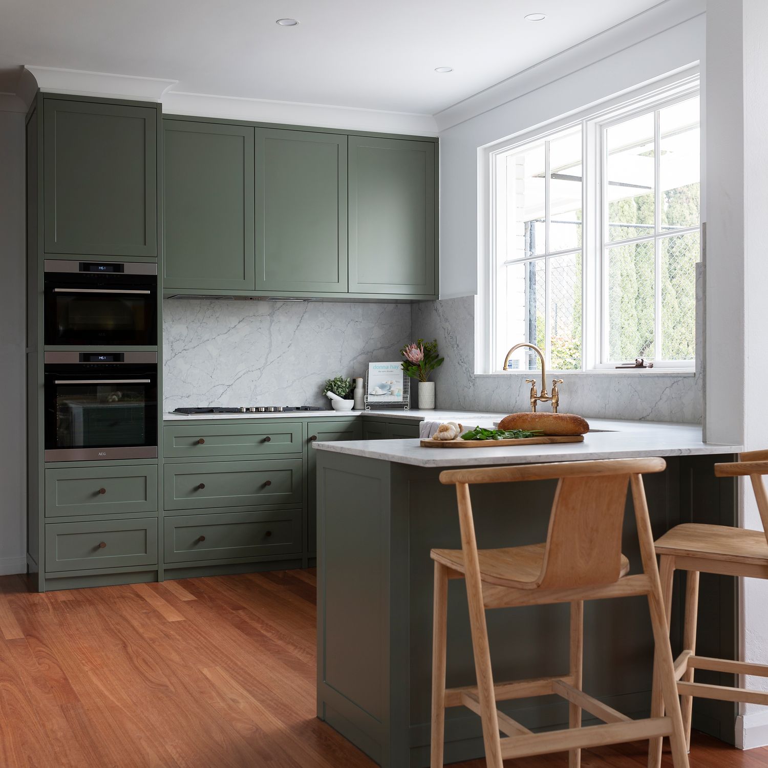 17438 - Osaka Cupboard Knob P28xD32mm - Brushed Gold PVD