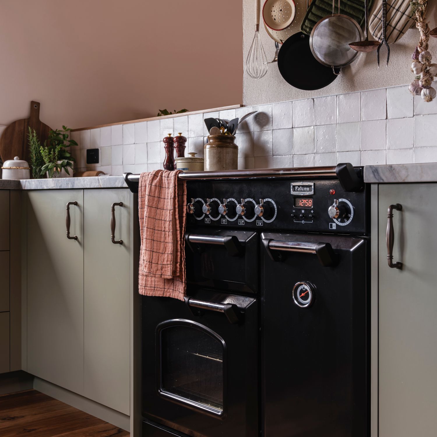 21069 - Sarlat Cabinet Pull - CTC128mm - Satin Nickel