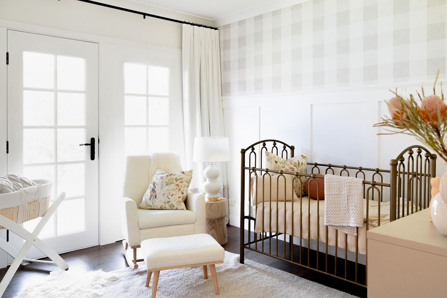 16224E85 - Sarlat Lever - Oval Backplate - Brushed Gold PVD - Entrance