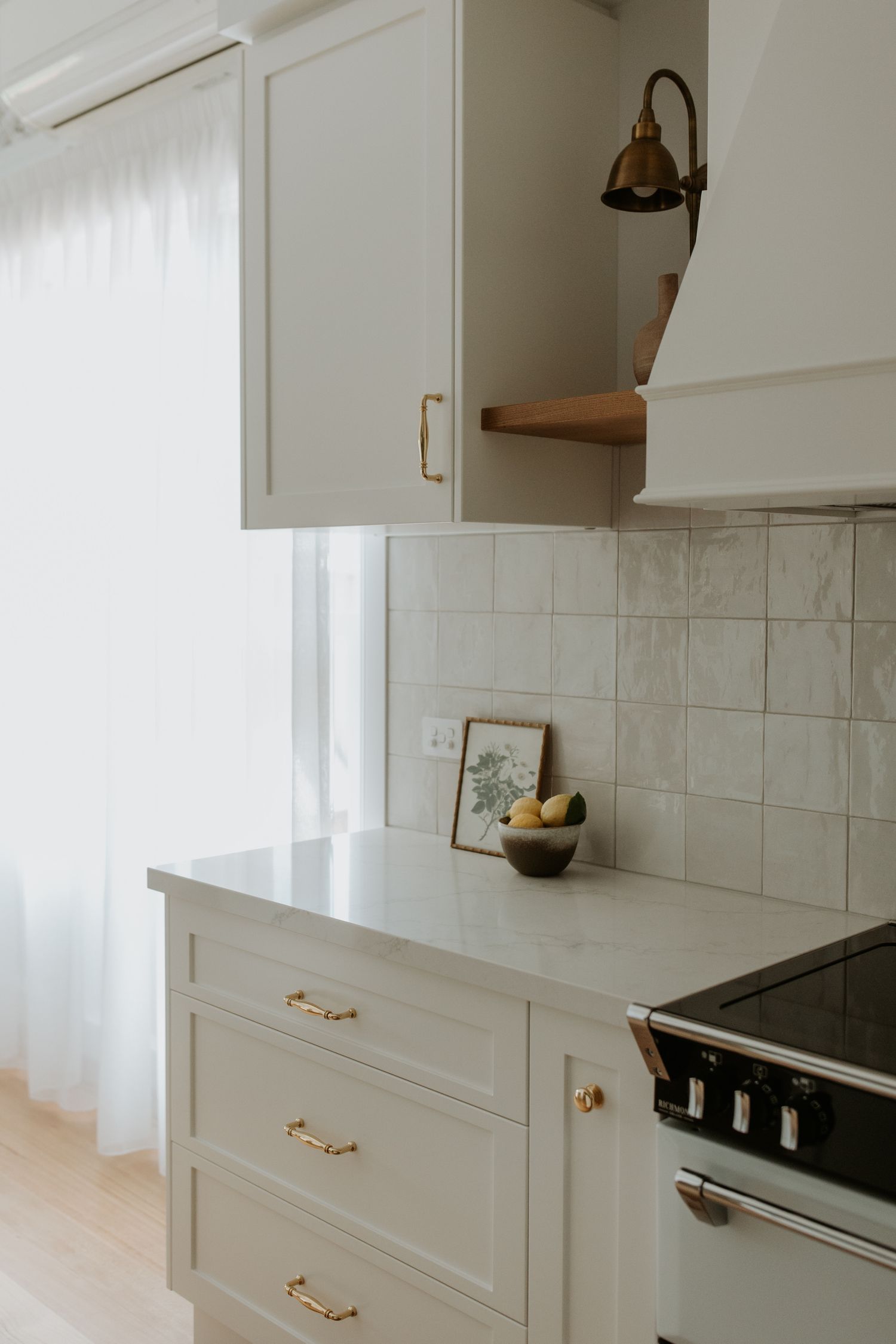 17104 - Sarlat Cabinet Pull - CTC128mm - Brushed Gold PVD