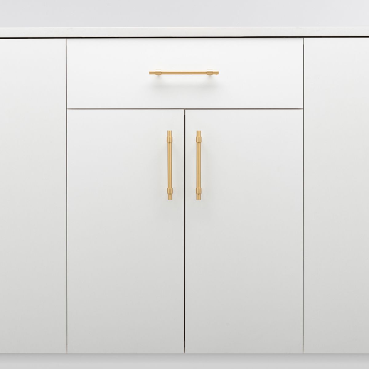 21006 - Helsinki Cabinet Pull - CTC128mm - Brushed Brass