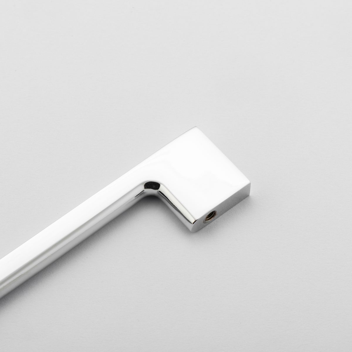 0532 - Cali Cabinet Pull - 160mm - Polished Chrome